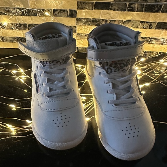 Toddler Reebok size 6 - Picture 4 of 4